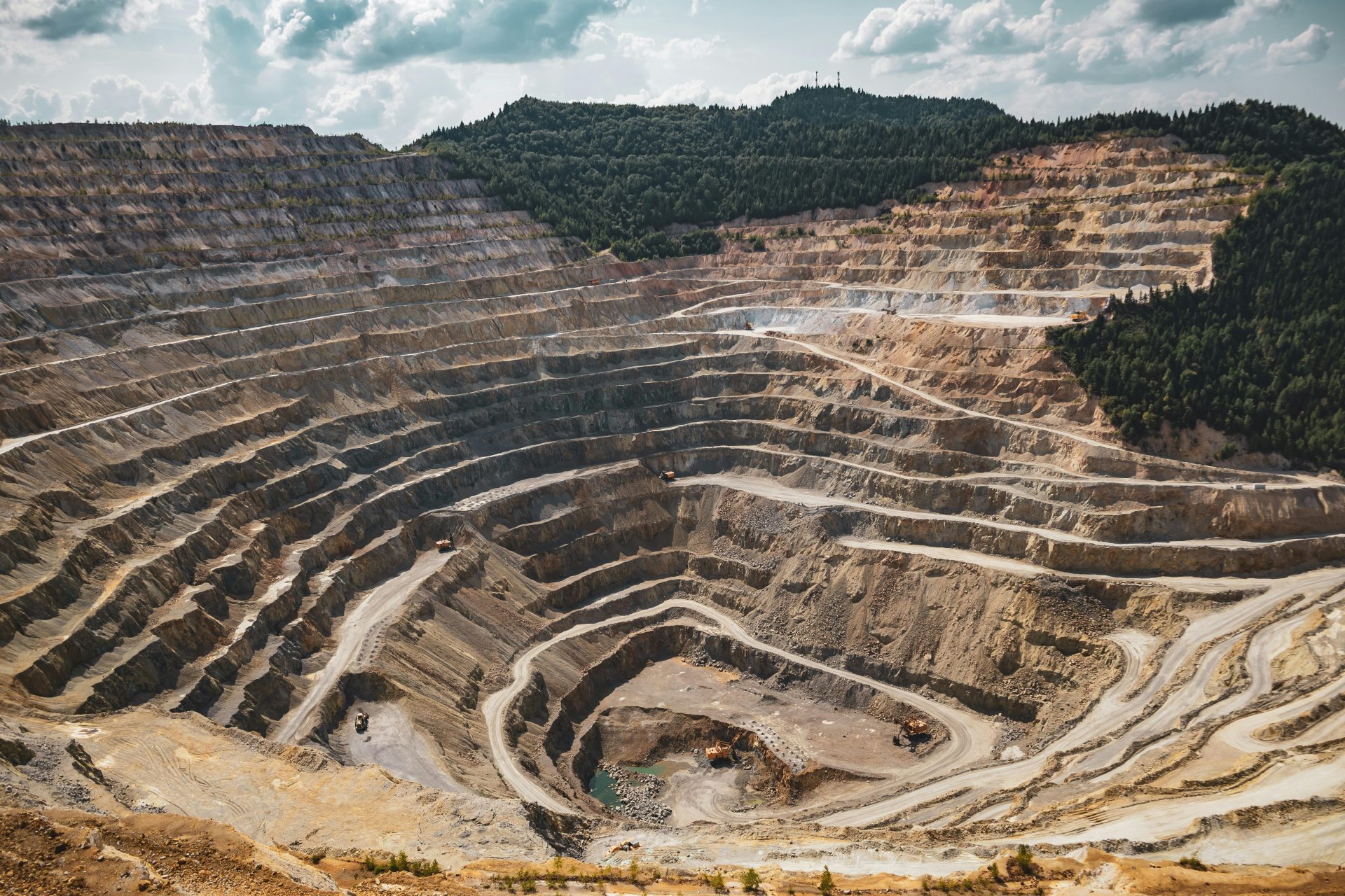 URGENT: Mining Communities Need KNeW More than Ever